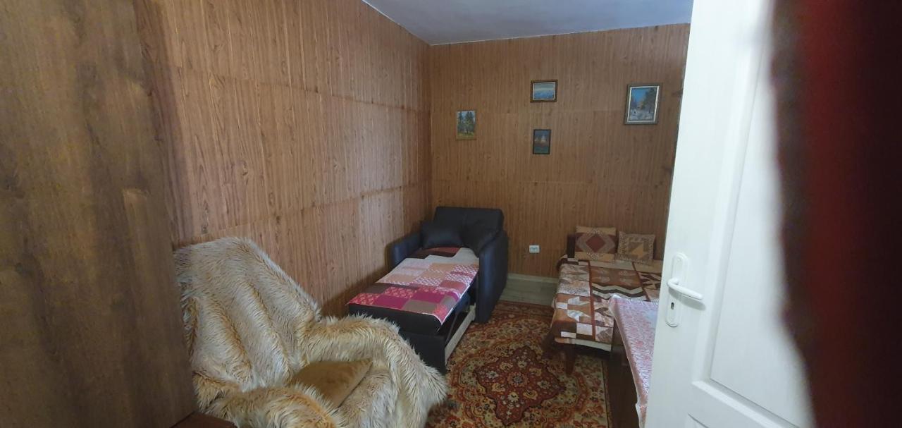 Стая За Гости "Ирина" Baltschik Exterior foto